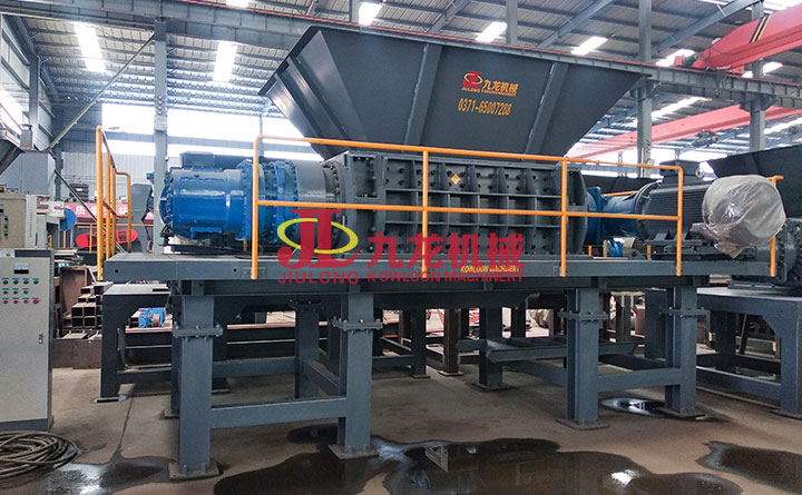 廢舊家具破碎機(jī)